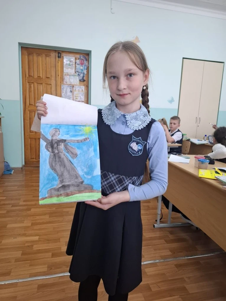Это очень просто, дети,  Все нарисовать на свете.  Нам понадобится с вами  Карандаш и лист бумаги.  