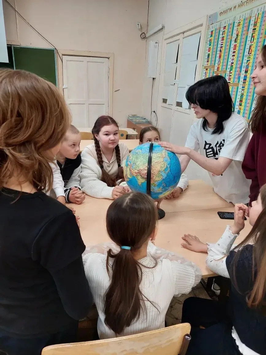 🚀ЭКСКУРСИЯ В СТАРШУЮ ШКОЛУ🚀  🏫12 мая ученики 4х классов отправились в увлекательное «Путешествие в с
