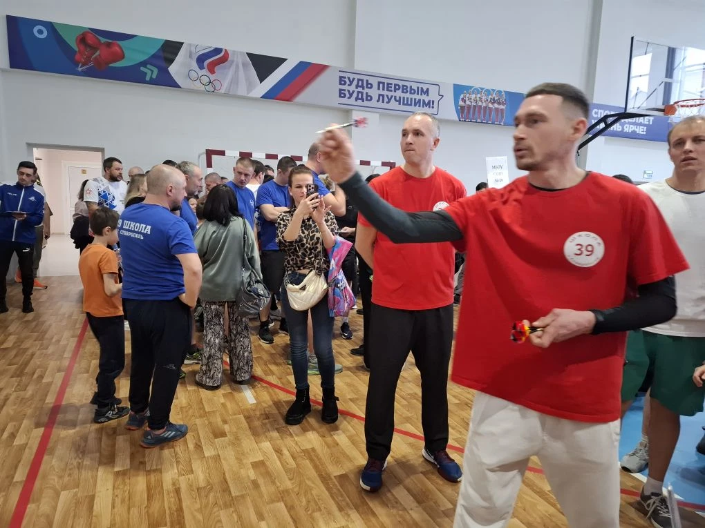 🇷🇺В преддверии праздника 23 февраля состоялись городские соревнования "Отцы-молодцы" Папы нашей школ