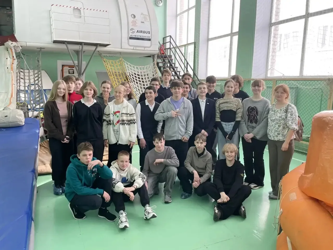 🧑‍✈️5 марта ученики 7Д с классным руководителем Надеждой Сергеевной Яриной посетили профориентационн