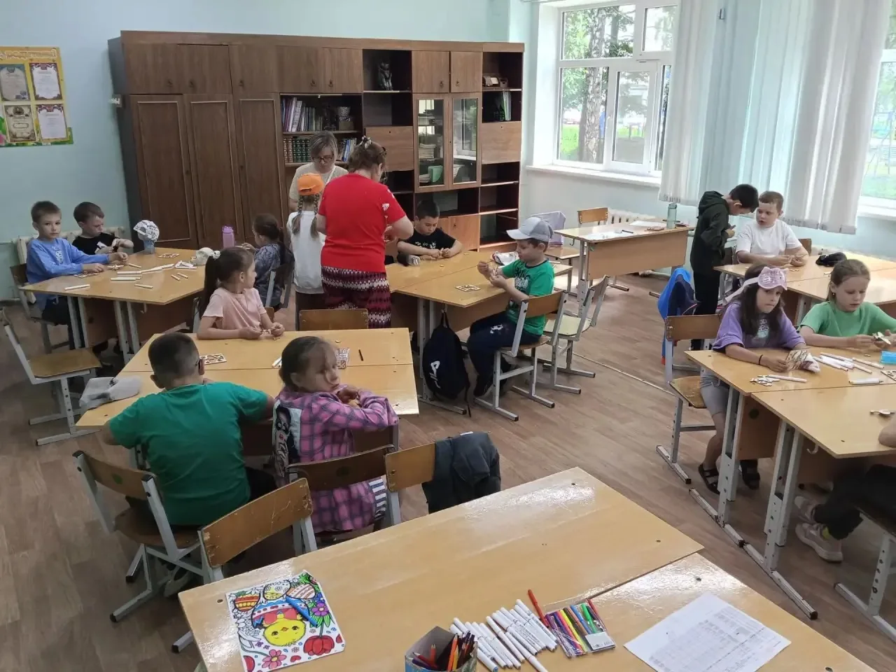 ✈️🎨 Мастер‑класс по росписи самолётов в лагере «Солнышко»!

Сегодня ребята творили вместе с музеем 