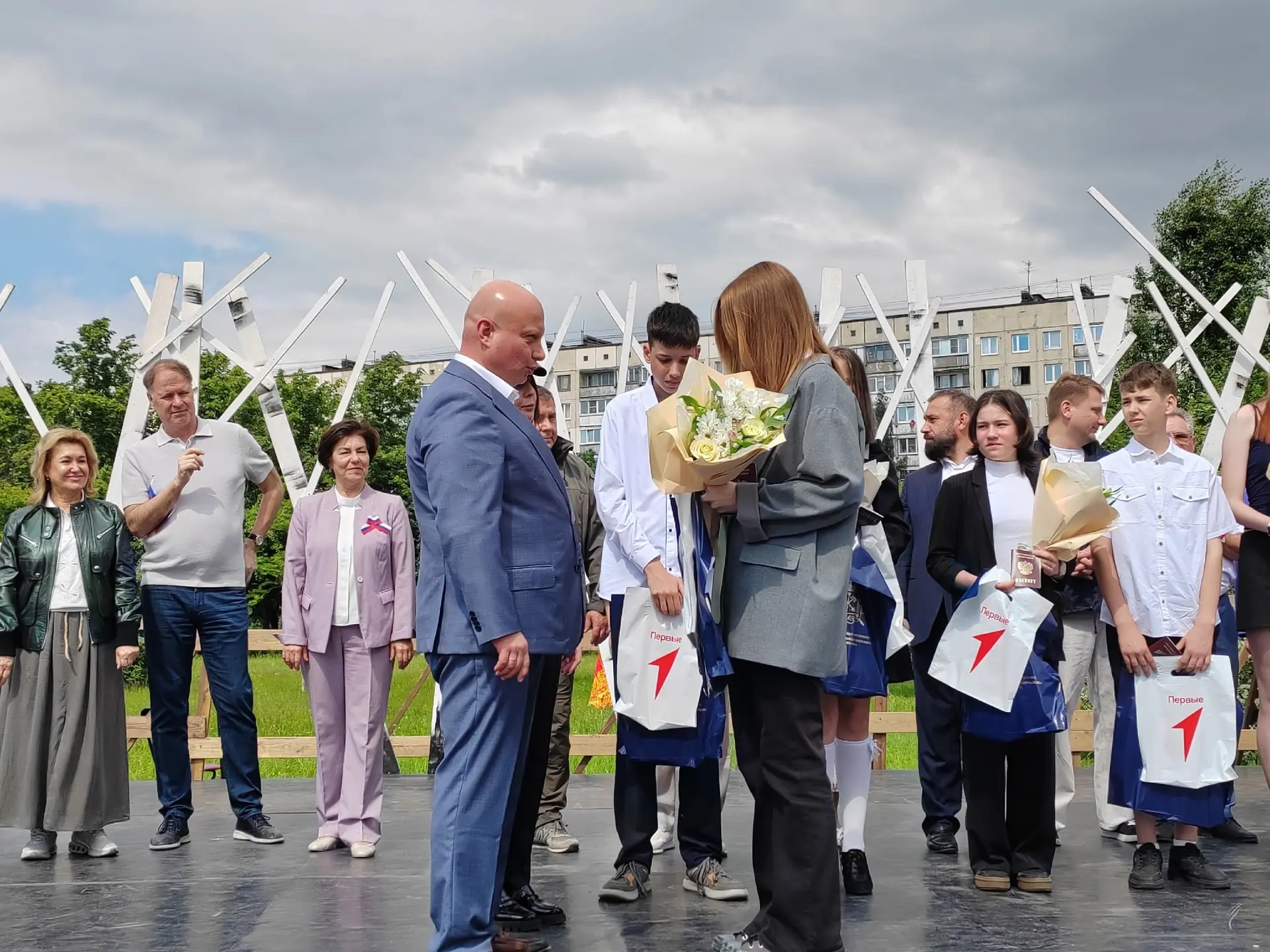 Фестиваль народного творчества «В роще Калина» открыт 🫶🏻

Со сцены выступил глава администрации Ка