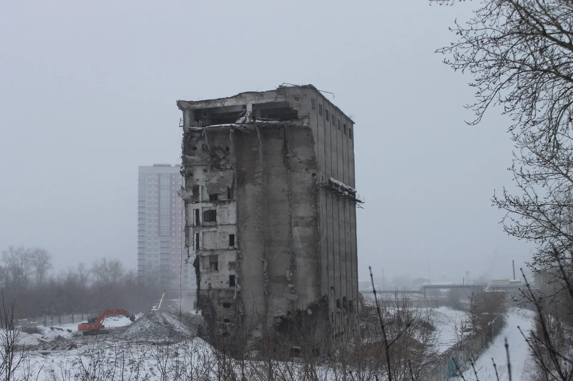 Лесобазовский элеватор.