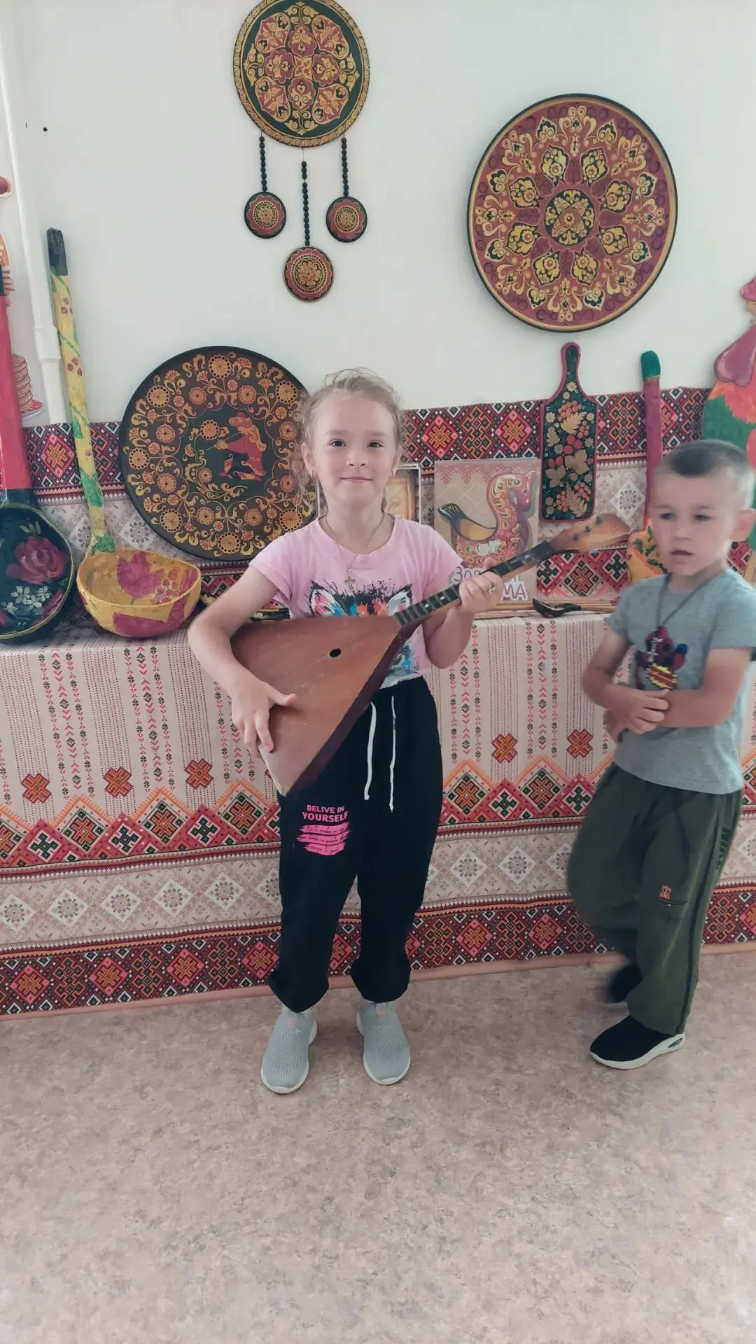 #ГодДошкольногоОбразования
#ГДОКузбасс
#ГодЕдинстваНародовРоссии
День балалайки, 23 июня

Балалайка 