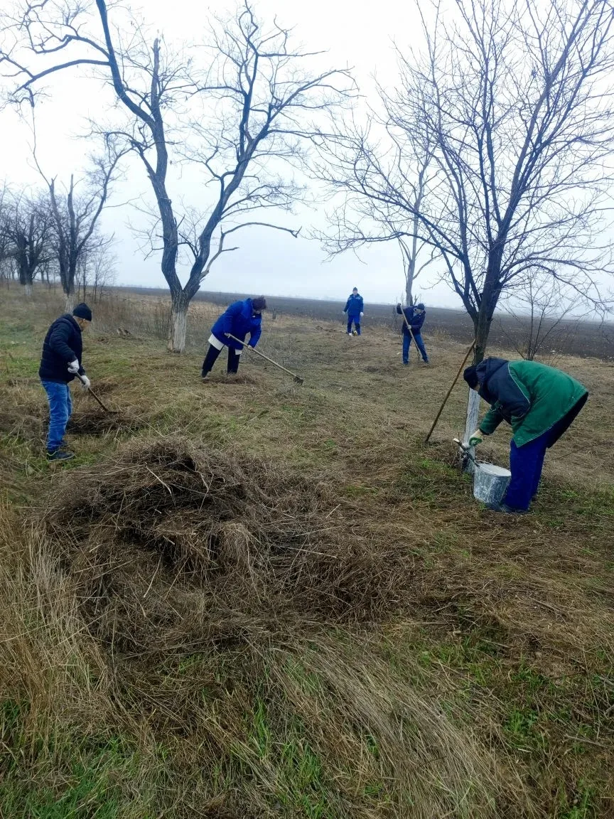 «Мы за чистоту» Работники Труновского участка Шпаковского филиала провели уборку закрепленной террит