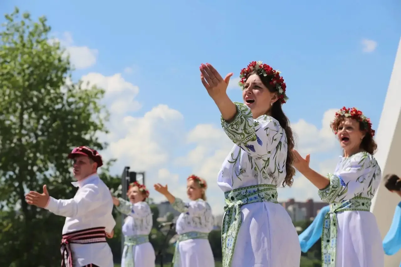 🎡 Более 30 тысяч жителей и гостей города отмечают 365-летие Иркутска на островах Юност...