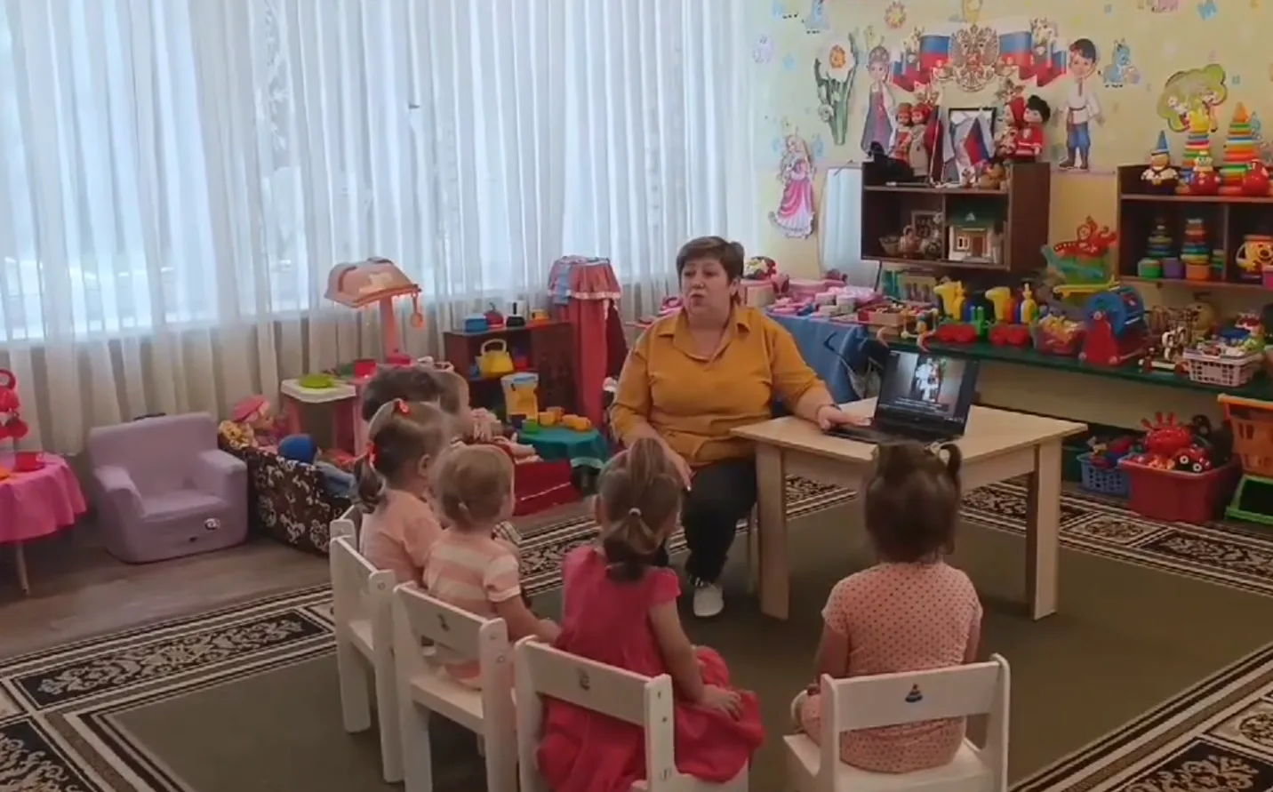 Звуки единства в нашем детском саду! 🎶🇷🇺