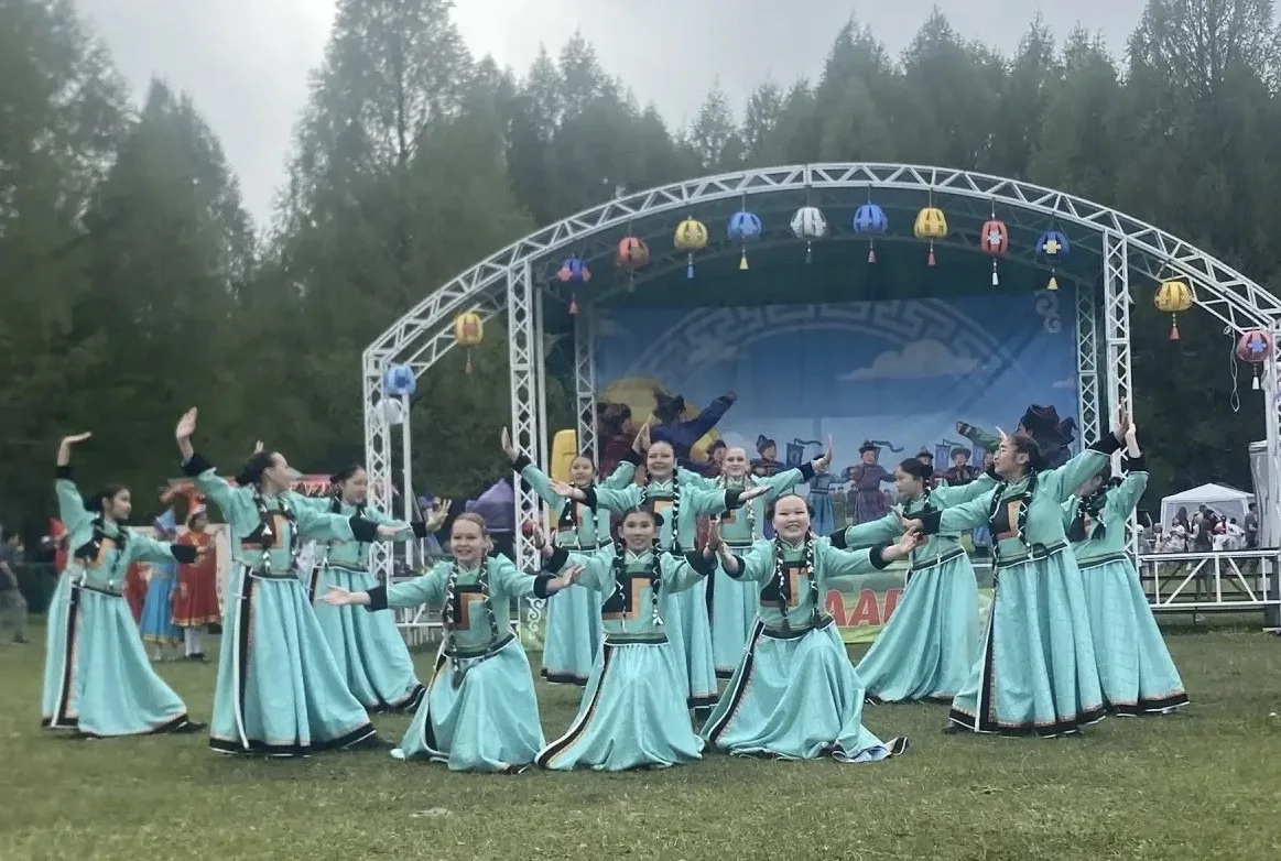 12 июня в местности Мойсото прошел районный фестиваль «Туудэгэй наадан – День Ёхора – 2026» в рамках