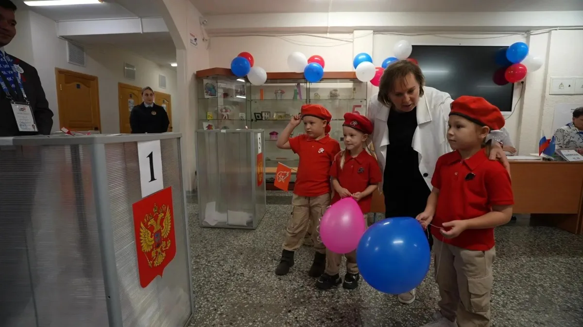 🎈Красные беретки на избирательном участке!