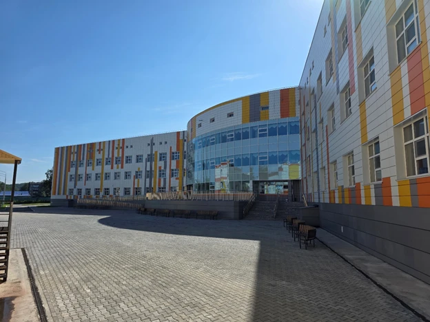 🏫От яслей до выпускных классов: в регионах России открылось 259 новых учебных заведений