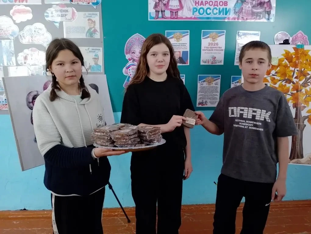 Волонтерский отряд "Добрые сердца" принял участие во Всероссийской патриотической акции...