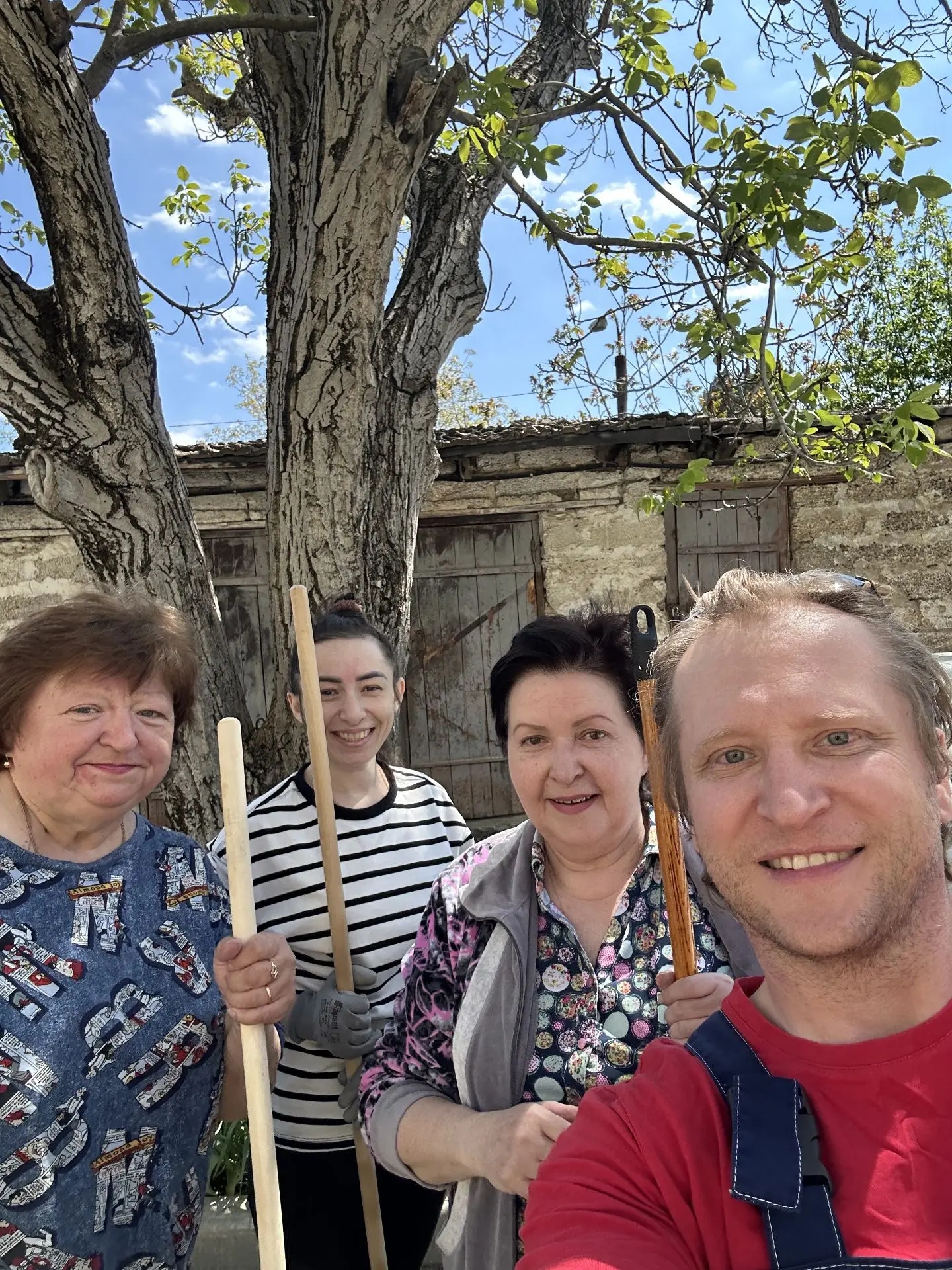 🌿 Соседи, спасибо за участие в субботнике!