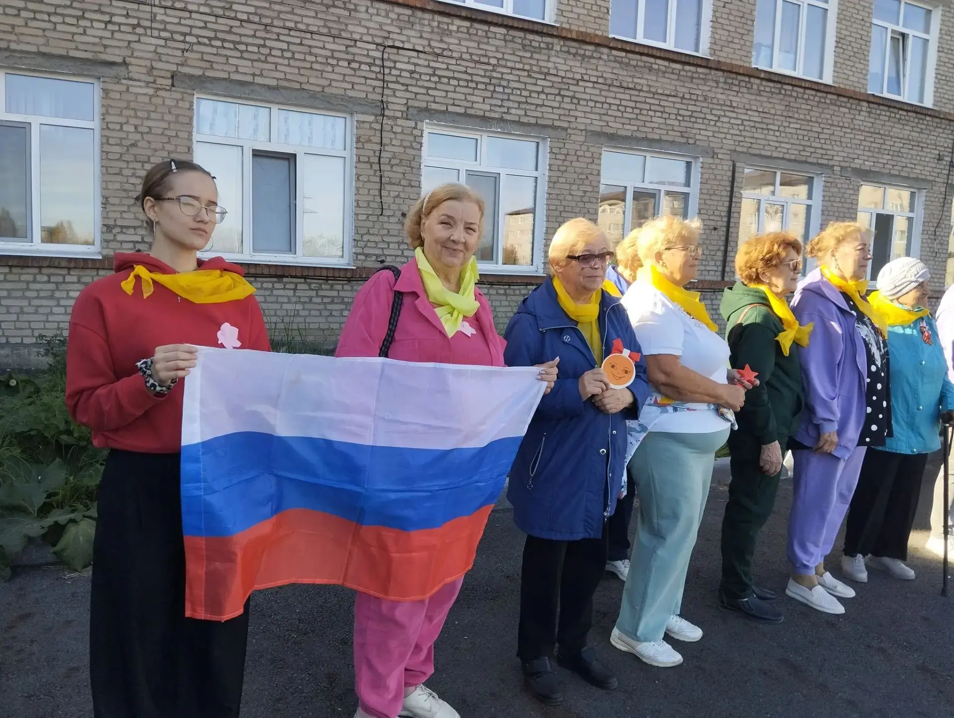 На стадионе школы № 15 состоялся традиционный спортивный праздник в рамках месячника по...