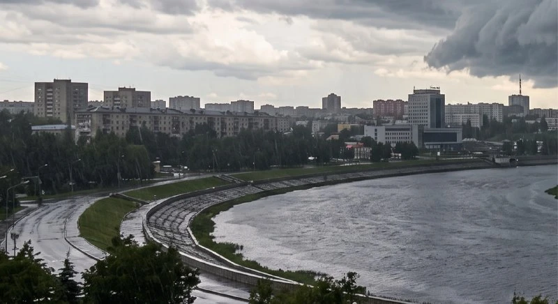 По данным Башгидромета, 27 июня в Уфе облачная погода. Кратковременные дожди, грозы. Ве...