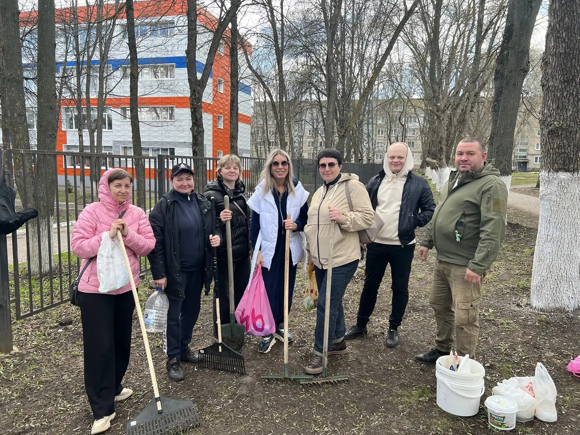 🌿 Чистота начинается с нас!🌿  🗓️ Май – время наводить красоту в родном лицее.  🚮 Дружно вышли на суб