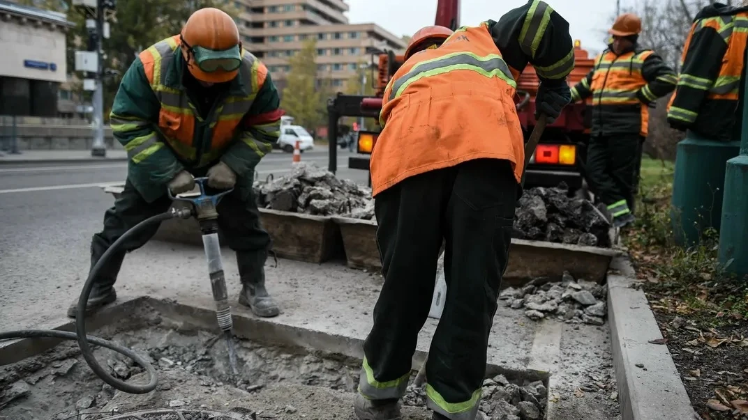 🚧 Провал на Рижской в Наро‑Фоминске — починят к 1 августа 
 
Вечером у дома №7 на улице Рижской про