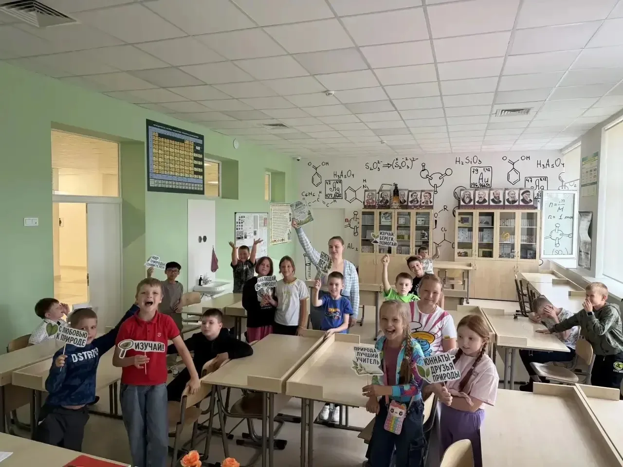 🌈 НОВЫЙ ДЕНЬ В «РАДУГЕ ДЕТСТВА»: ОТ ПИЦЦЫ ДО ВЕТРА — ПОЗНАЁМ МИР С УЛЫБКОЙ! ✨🍕🌬️

Ещё один яркий 