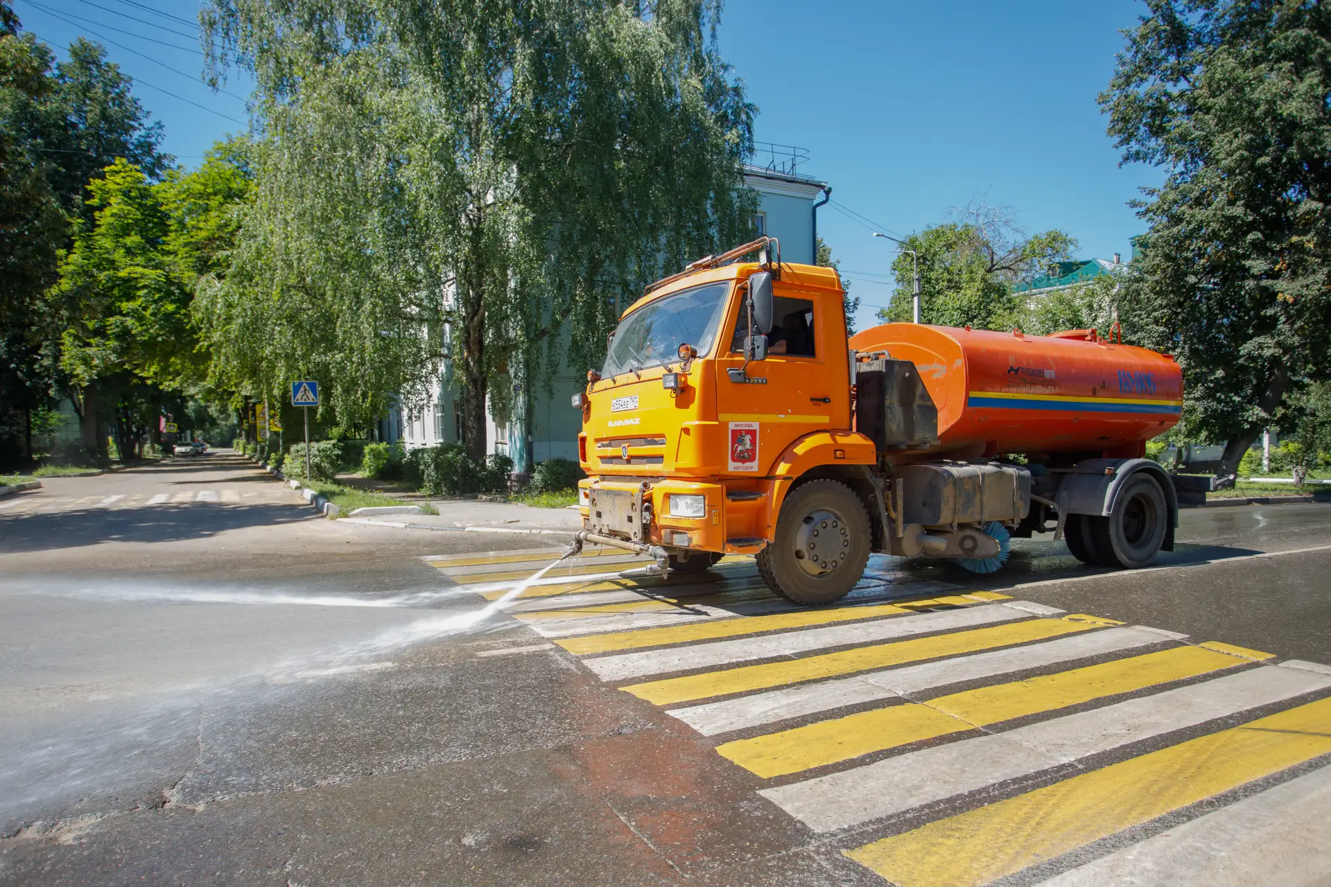Чистота на улицах - наша общая забота о любимом городе!

Наводим чистоту в Кашире: продолжаем убират