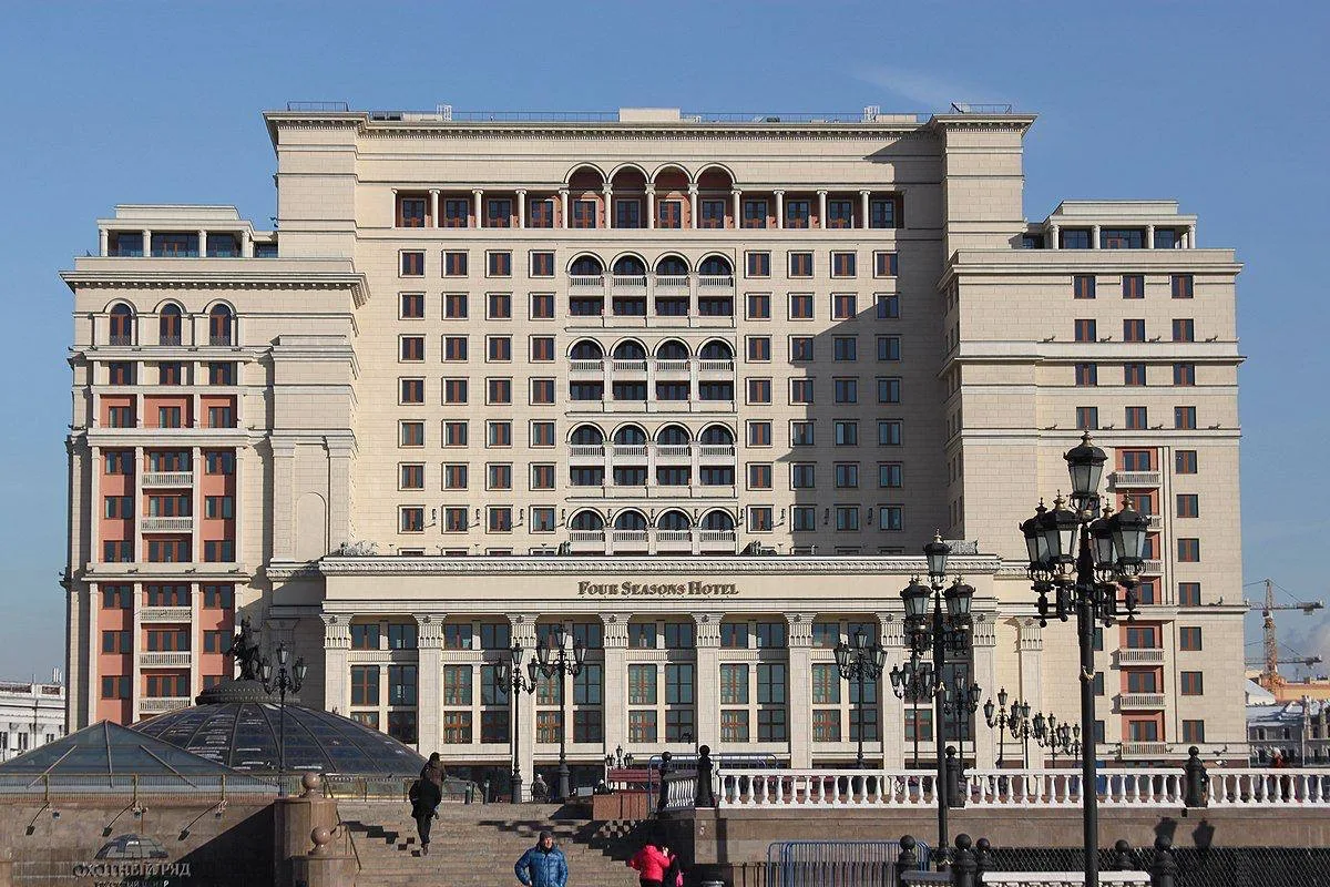 ВТБ стал владельцем апартаментов в отеле Four Seasons  Банк ВТБ заключил с Росимуществом договор куп