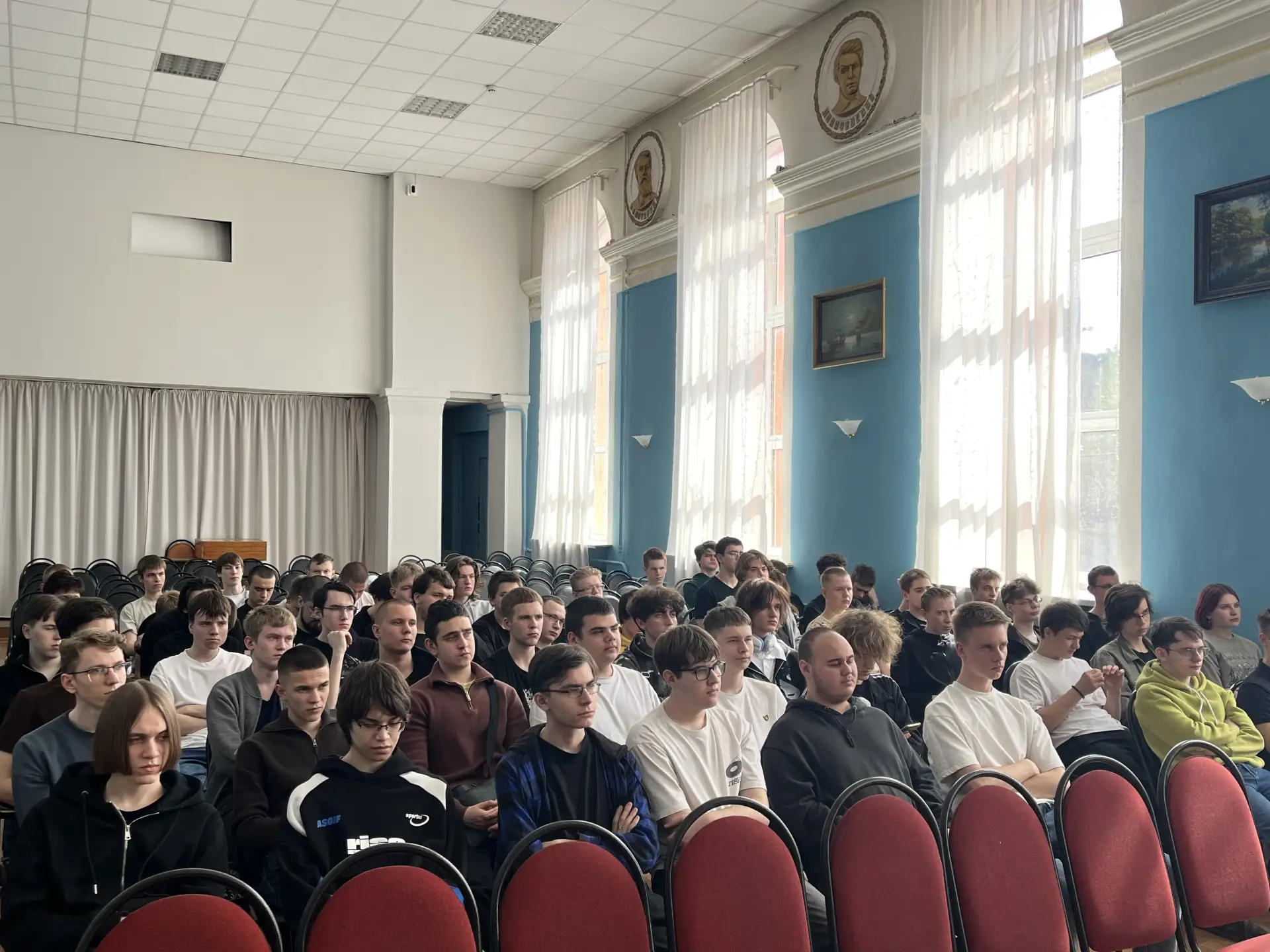 Содействие в подготовке кадров 🤝  Одной из ключевых задач ИТ-колледжа является подготовка компетентн