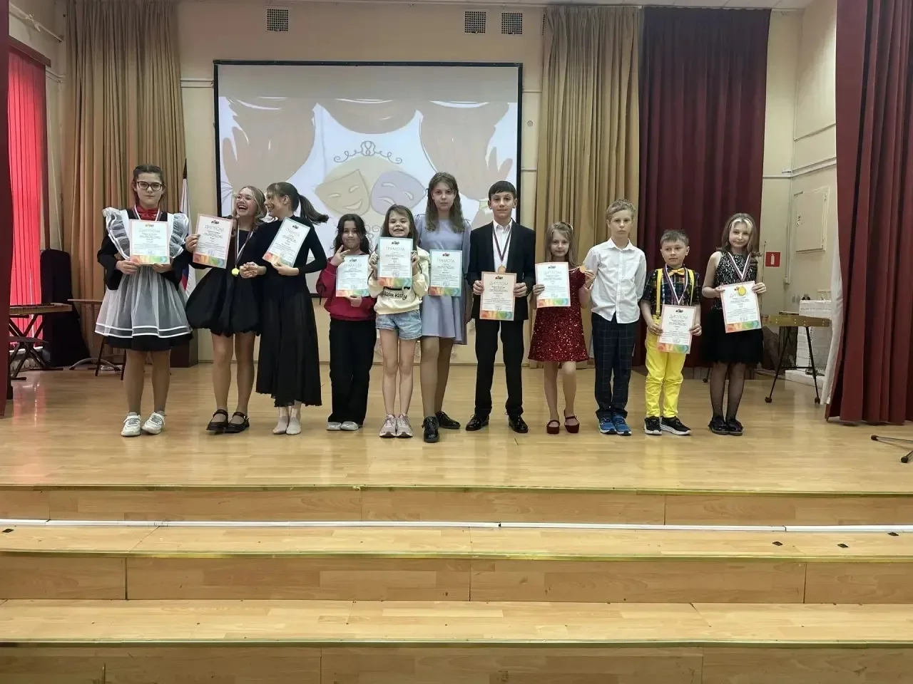🏆 Чемпионат искусств «Будь ярким! Будь в теме!»  📍Новаторов, 34к1 📍Новаторов, 34к2  🎊В наших корпуса