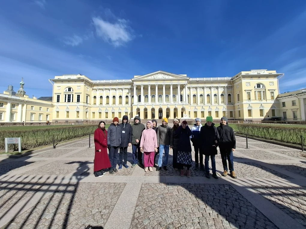 🌟 Вчера ученики 6А класса совершили увлекательное путешествие в мир искусства! 🖼✨