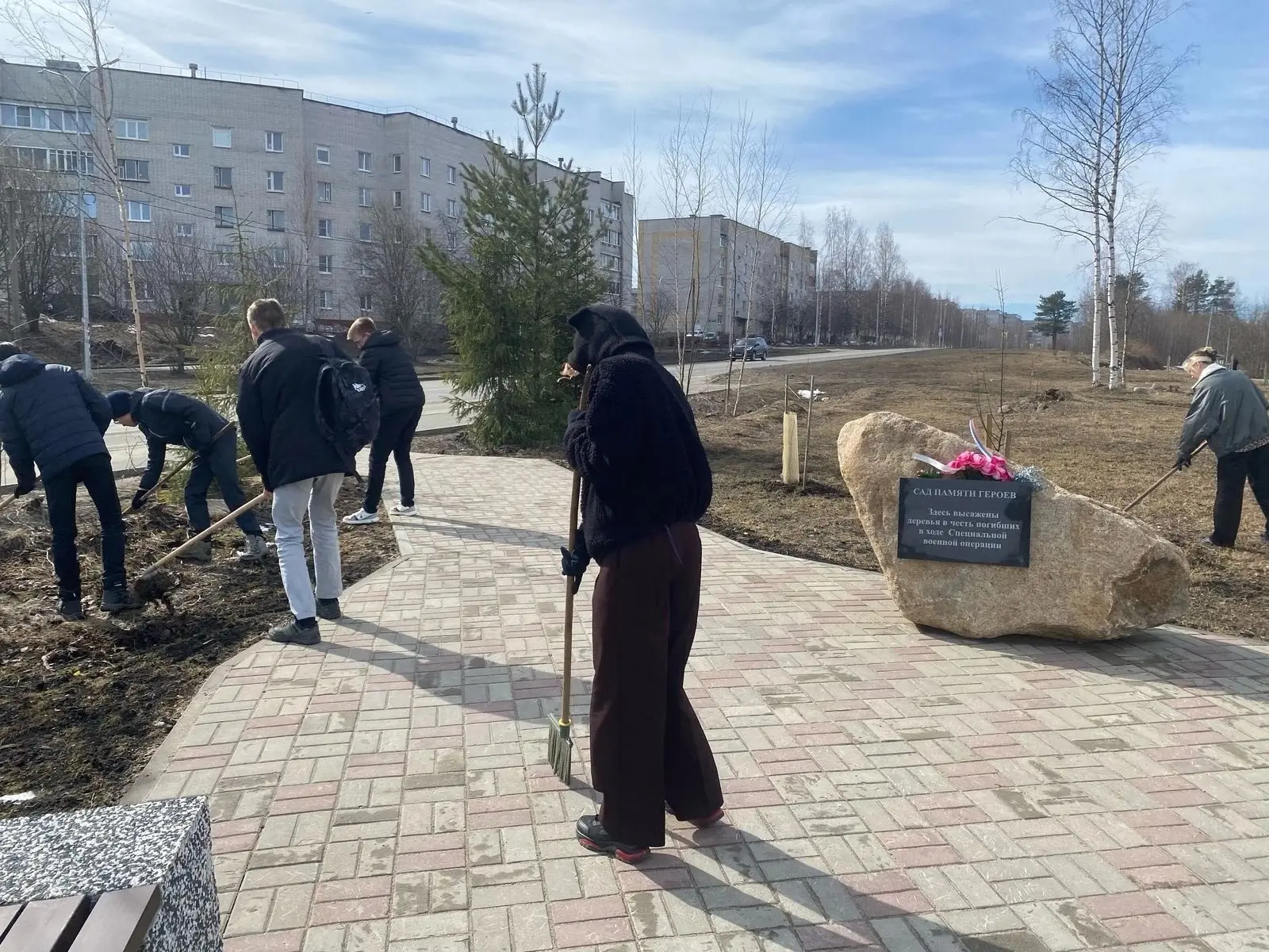 🇷🇺 Сад Памяти Героев в г. Петрозаводске — это особое место, посвящённое памяти тех, кто отдал свои ж