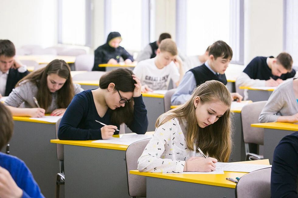 690 специалистов выпустили в этом году техникумы и колледжи ДНР по федпроекту