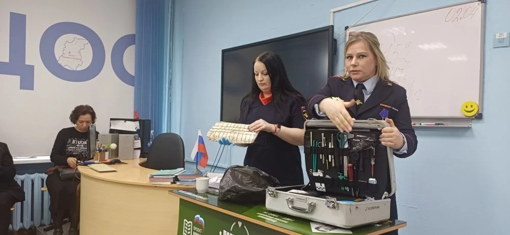 🕵️‍♂️ В гостях у школы — настоящие стражи порядка: как мы пробовали себя в роли экспертов-криминали