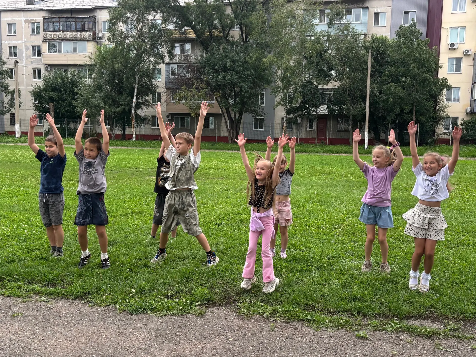 🏃‍♂️ В преддверии Дня физкультурника в пришкольном лагере «Солнышко» прошли «Веселые с...