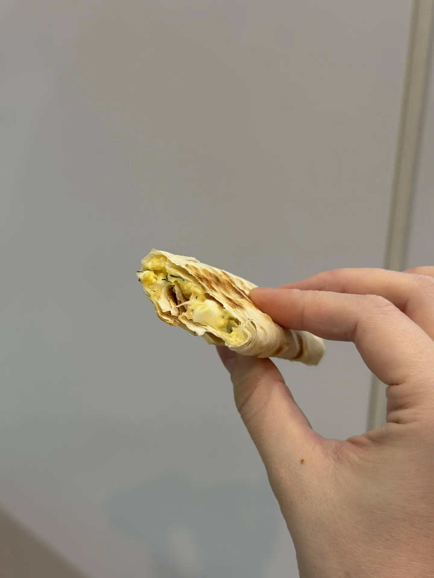 Рулетики в лаваше 🥰  Между прочим:низкокалорийный и белковый вариант (сытно) 🧀  Берем: *лаваш *сыр *
