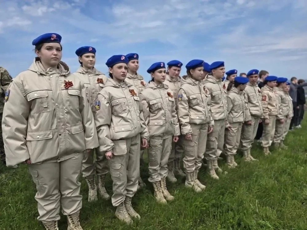 Знамя Победы над горой Змейка: акция в честь 81-й годовщины 🎖️🇷🇺  В День Победы на горе Змейка в Мин