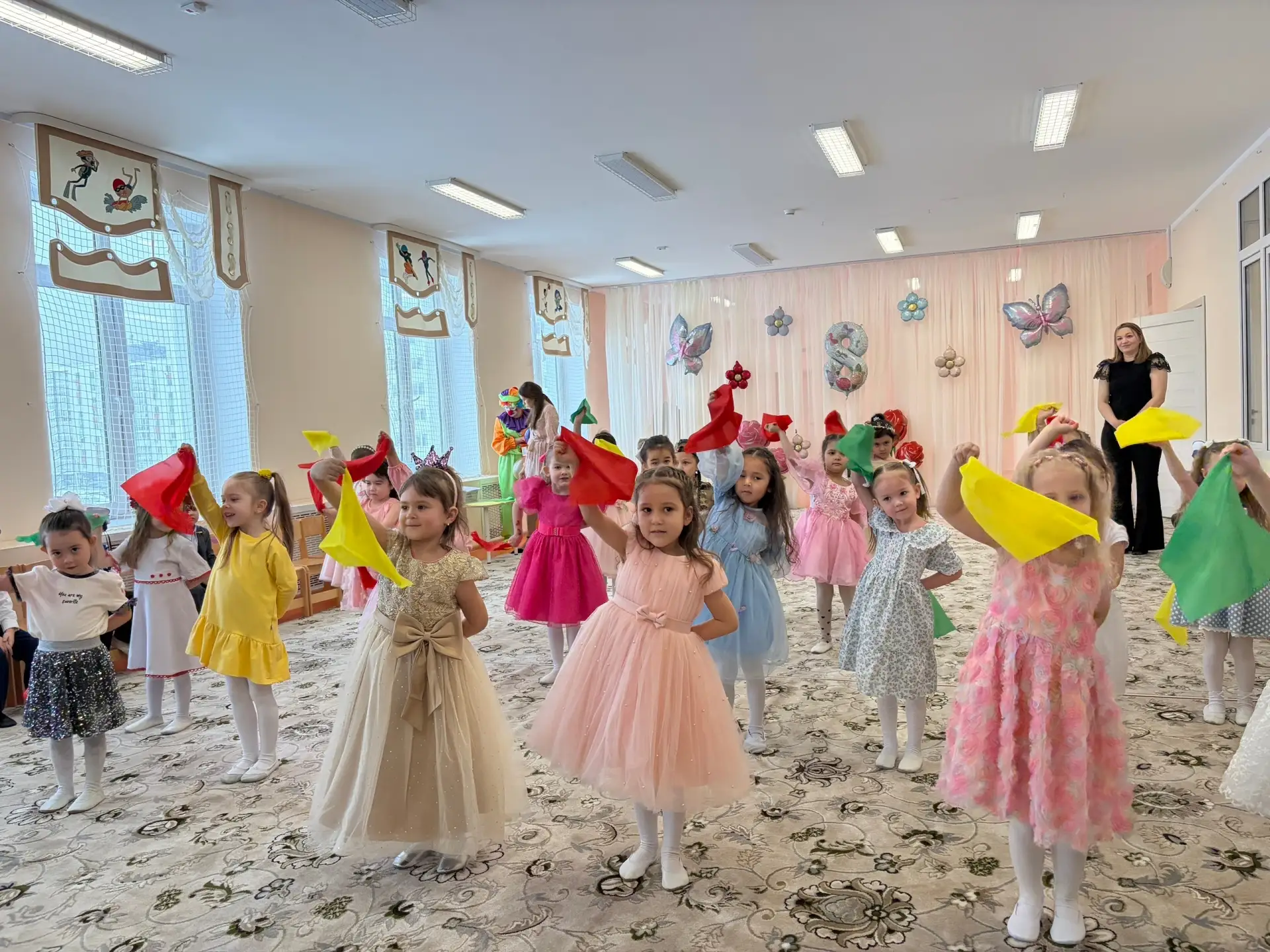 Вот и наступила весна! В окошко постучалось яркое лучистое солнышко☀️
