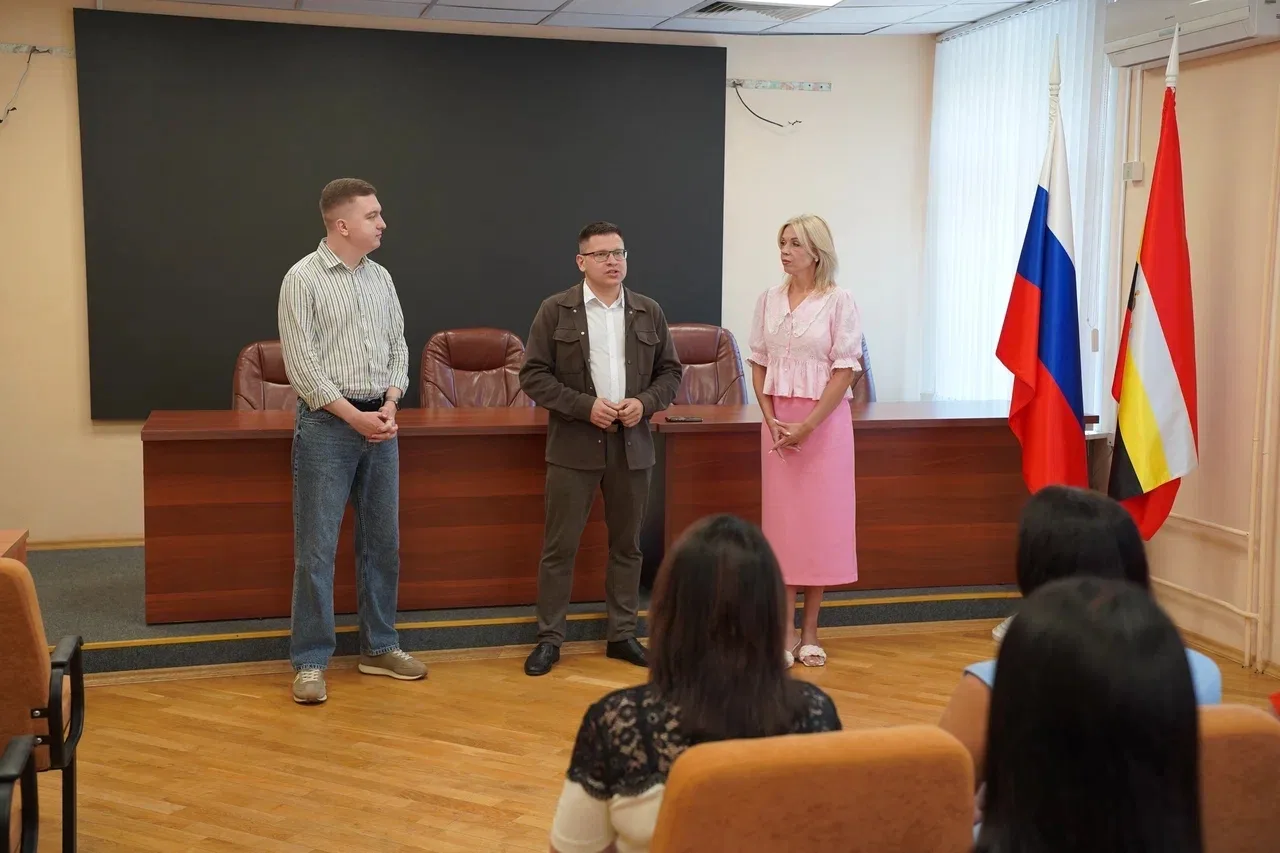 ⚡ Сегодня назначил Романа Комова директором Областного Дворца молодёжи.