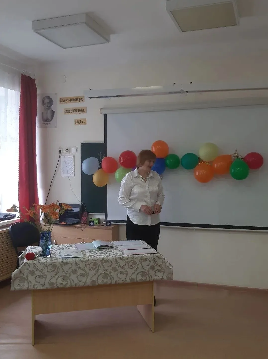 🌷МАЛЕНЬКИЙ ВЫПУСКНОЙ, БОЛЬШИЕ НАДЕЖДЫ: В НАШЕЙ ШКОЛЕ ВРУЧИЛИ АТТЕСТАТЫ
Сегодня в нашей школе царила