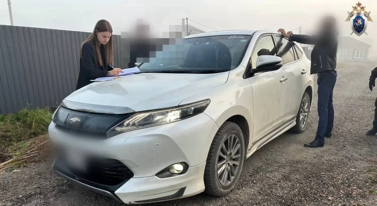 В Приморье осудили бывшего полицейского, который пользовался в течение года арестованны...