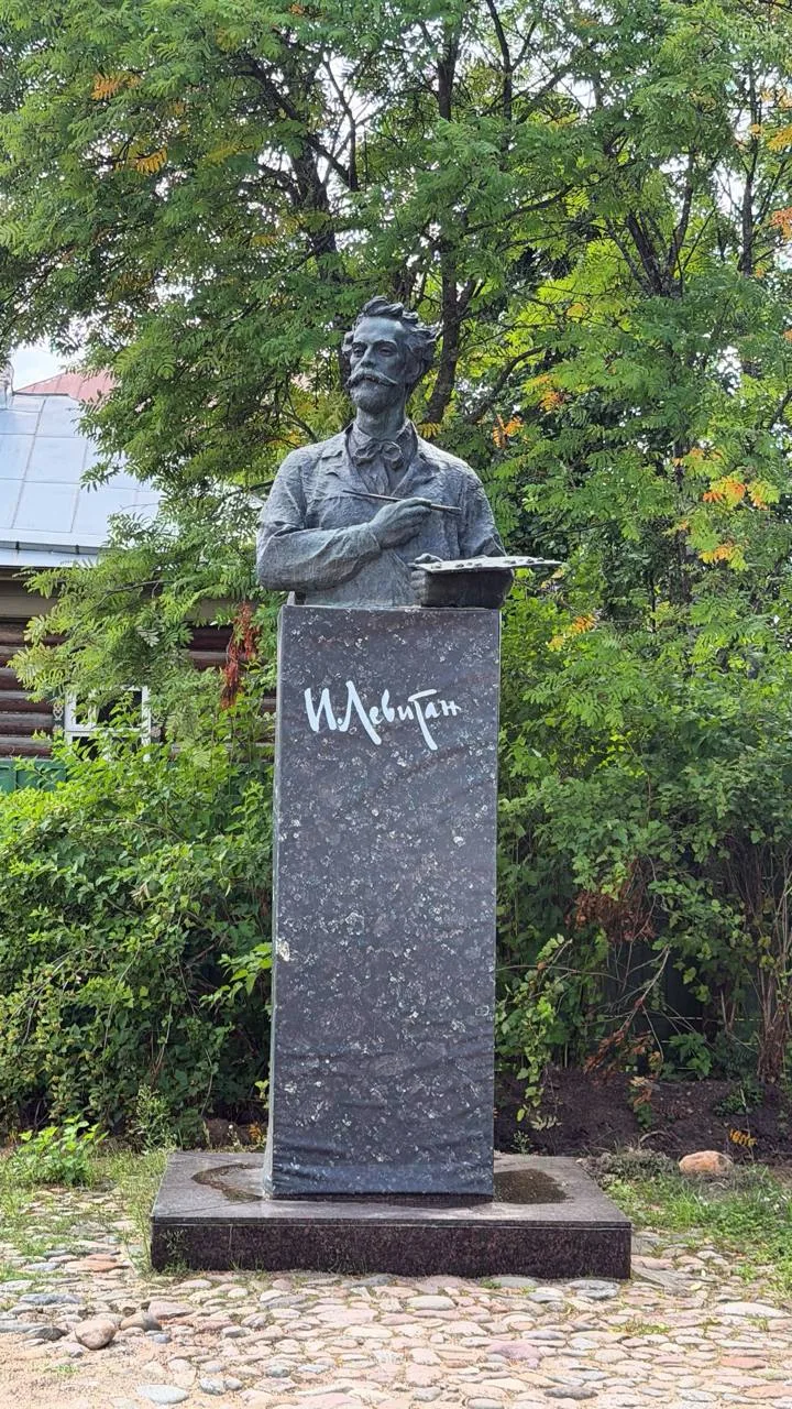 Плёс, или как маленькая деревня на Волге стала центром туризма целого региона?