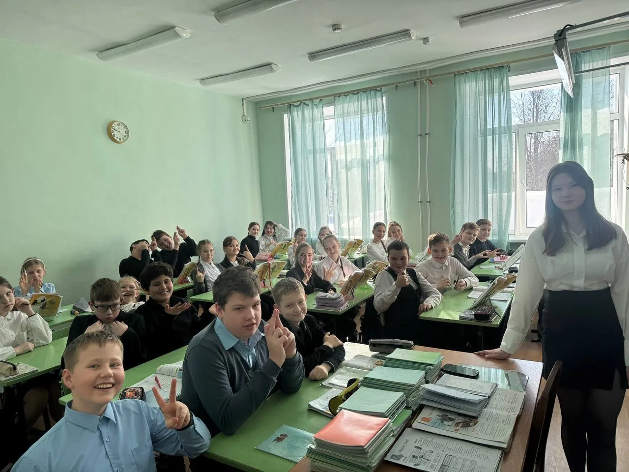 Весна пришла! Поздравляем с Международным женским днем в Медведевской гимназии!  В нашей любимой шко