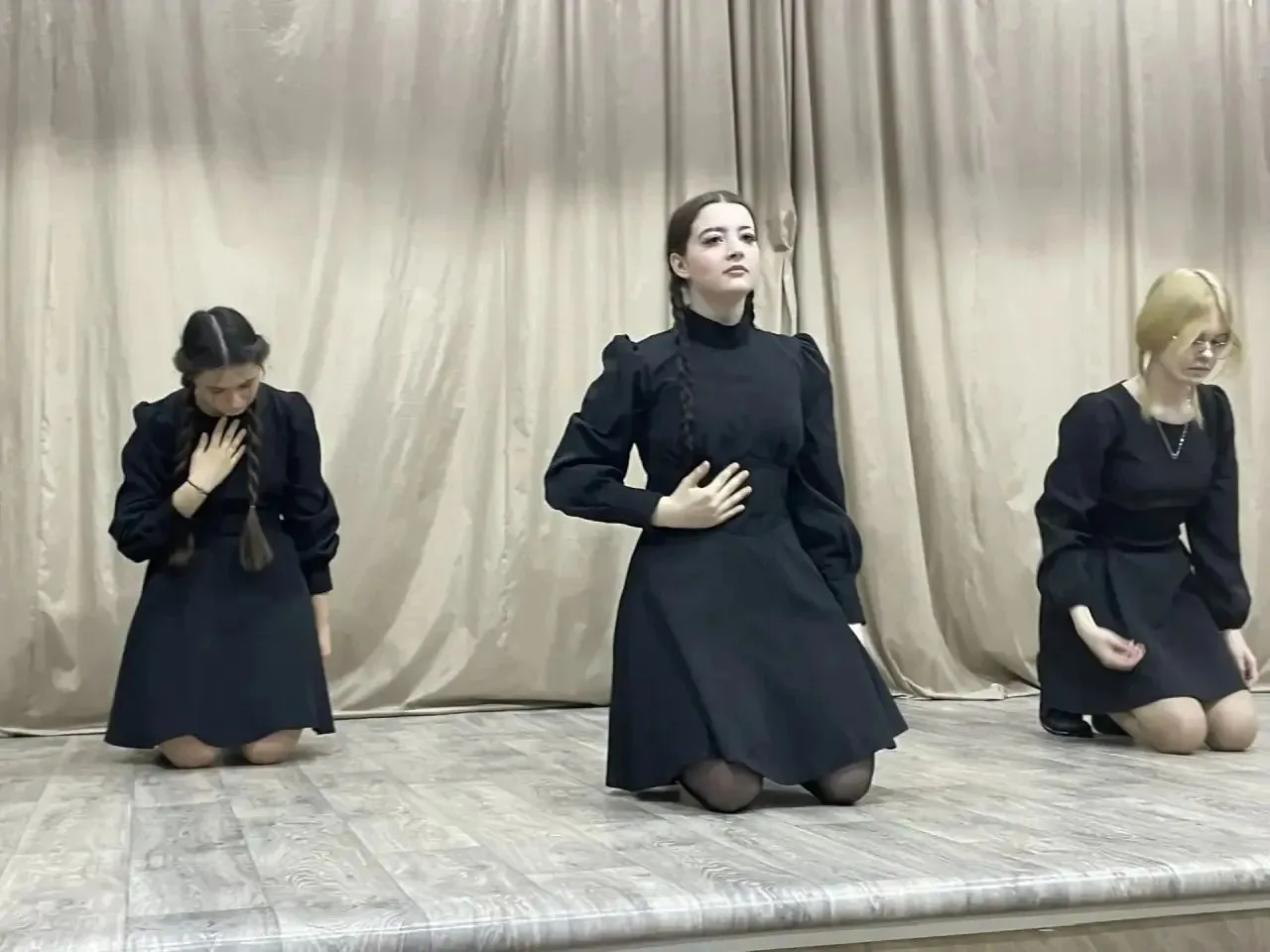 Школьный фестиваль музыкально-литературной композиции «Голос Памяти» прошёл среди 5-11 классов. «Гол