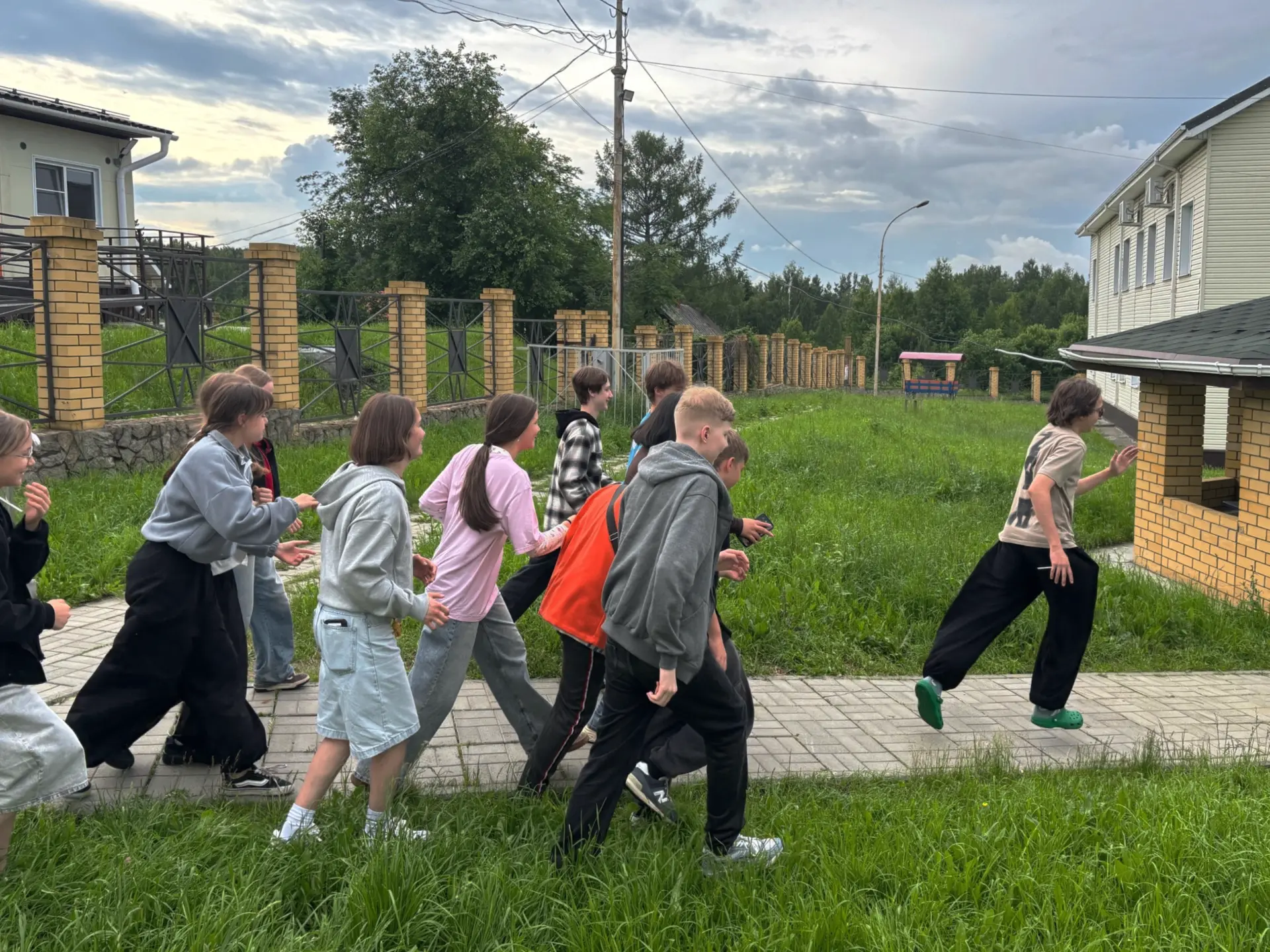 ☀️😄 НОВЫЙ ДЕНЬ В ЮНОСТИ
Утро в лагере начинается по всем правилам хорошего настроения: проснулись, 