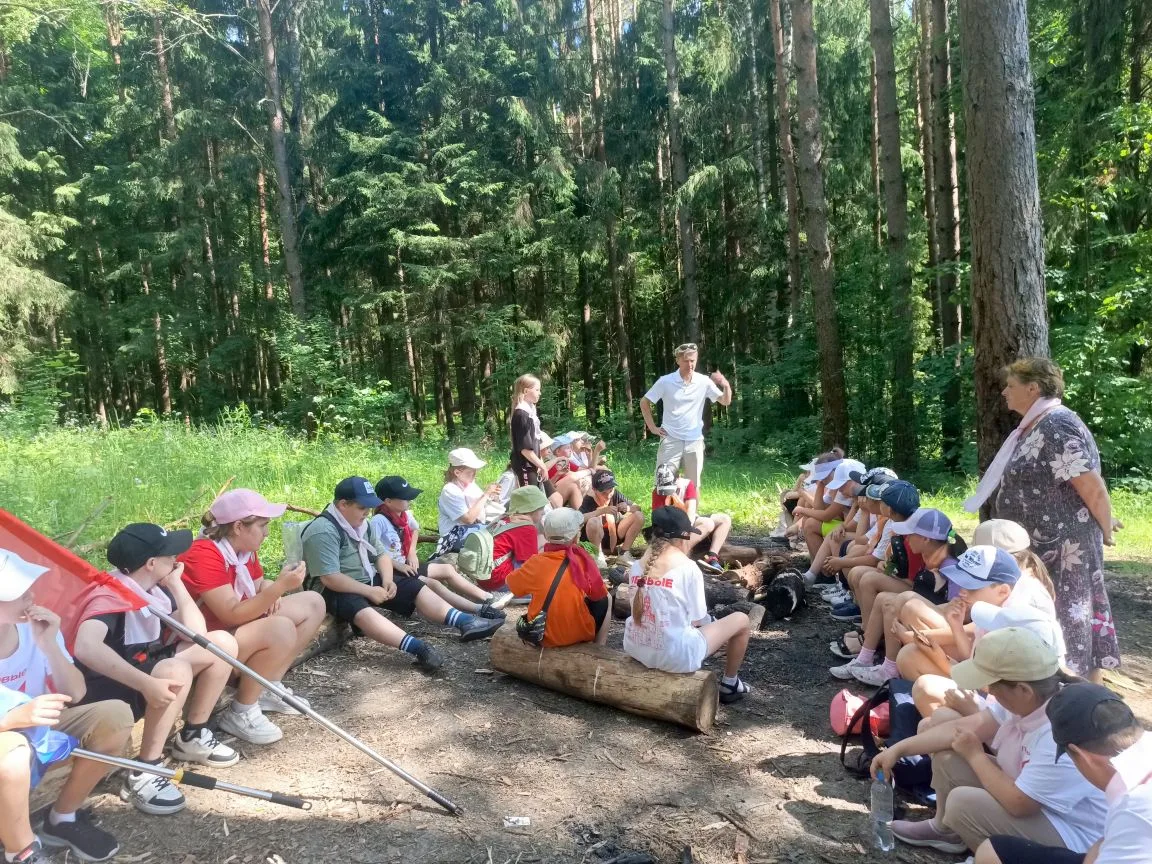 🎉 День защиты детей: праздник на природе — поход вместо гаджетов! 🌳🏕️
