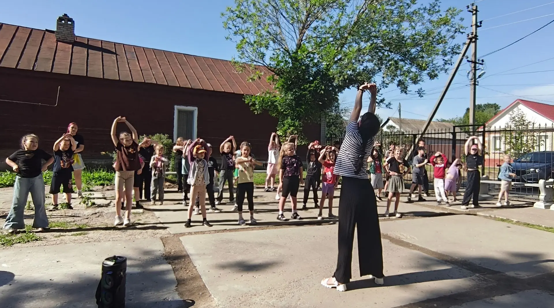 16 июня в  в АРТ-территории «Муравейник» был насыщенным:
💪зарядка — полезный навык здорового образа