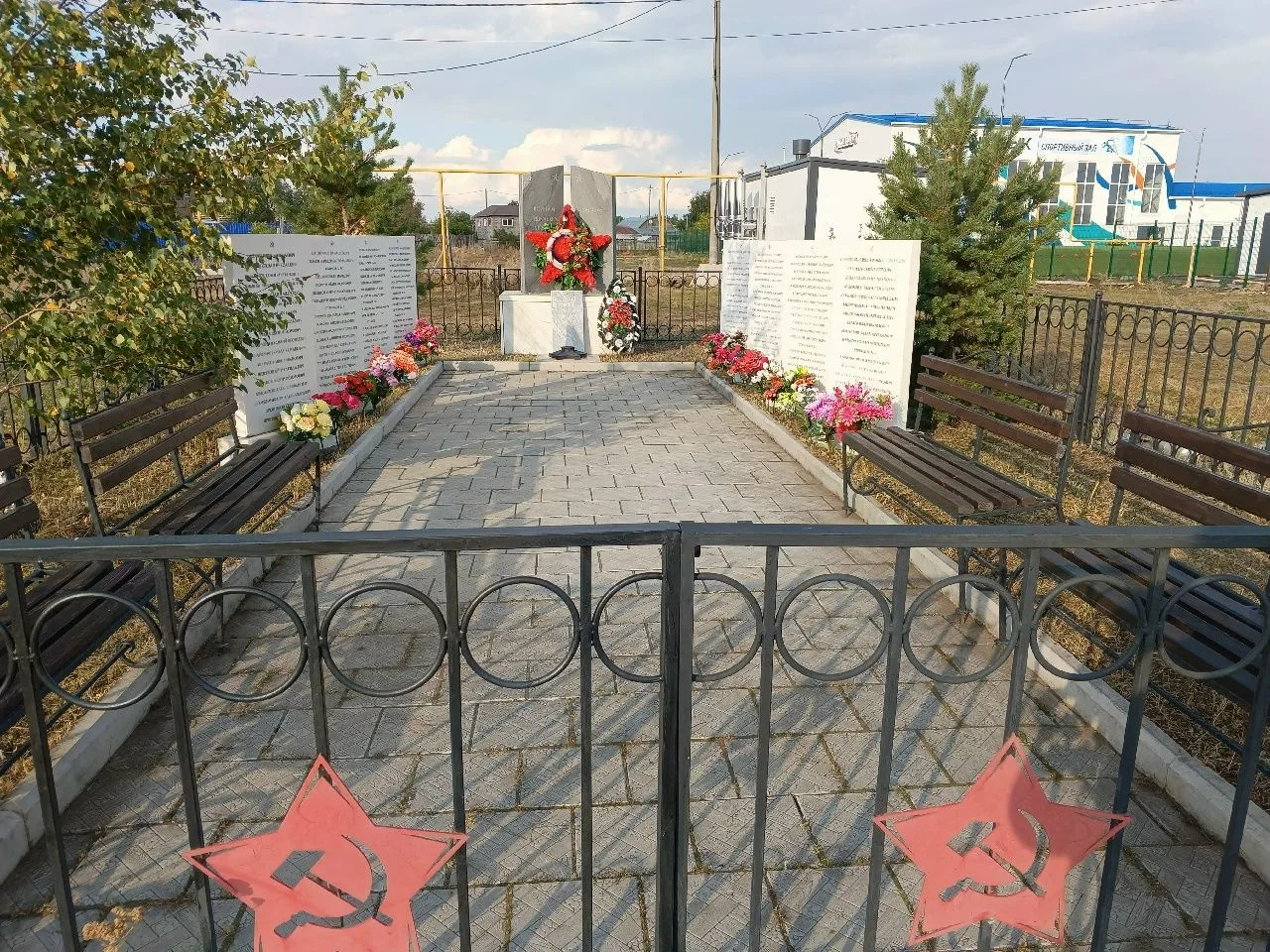 22 августа прошла важная и трогательная акция — уборка обелиска, посвящённого воинам Ве...
