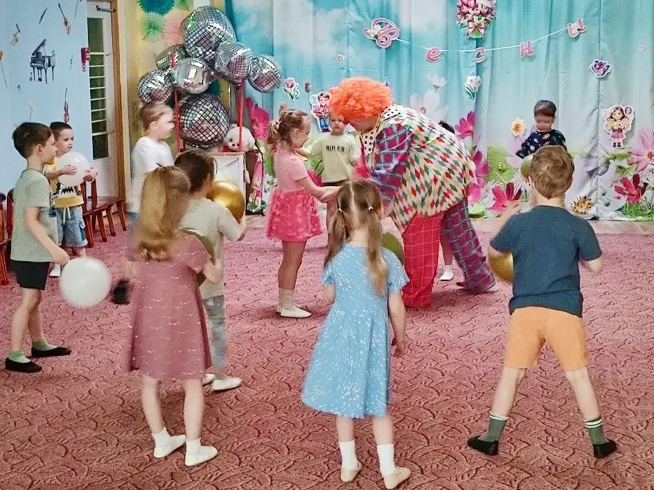 УЛЫБКА ДО УШЕЙ и море смеха  🤩 В дошкольных группах нашего Образовательного квартала сегодня, 1 апре