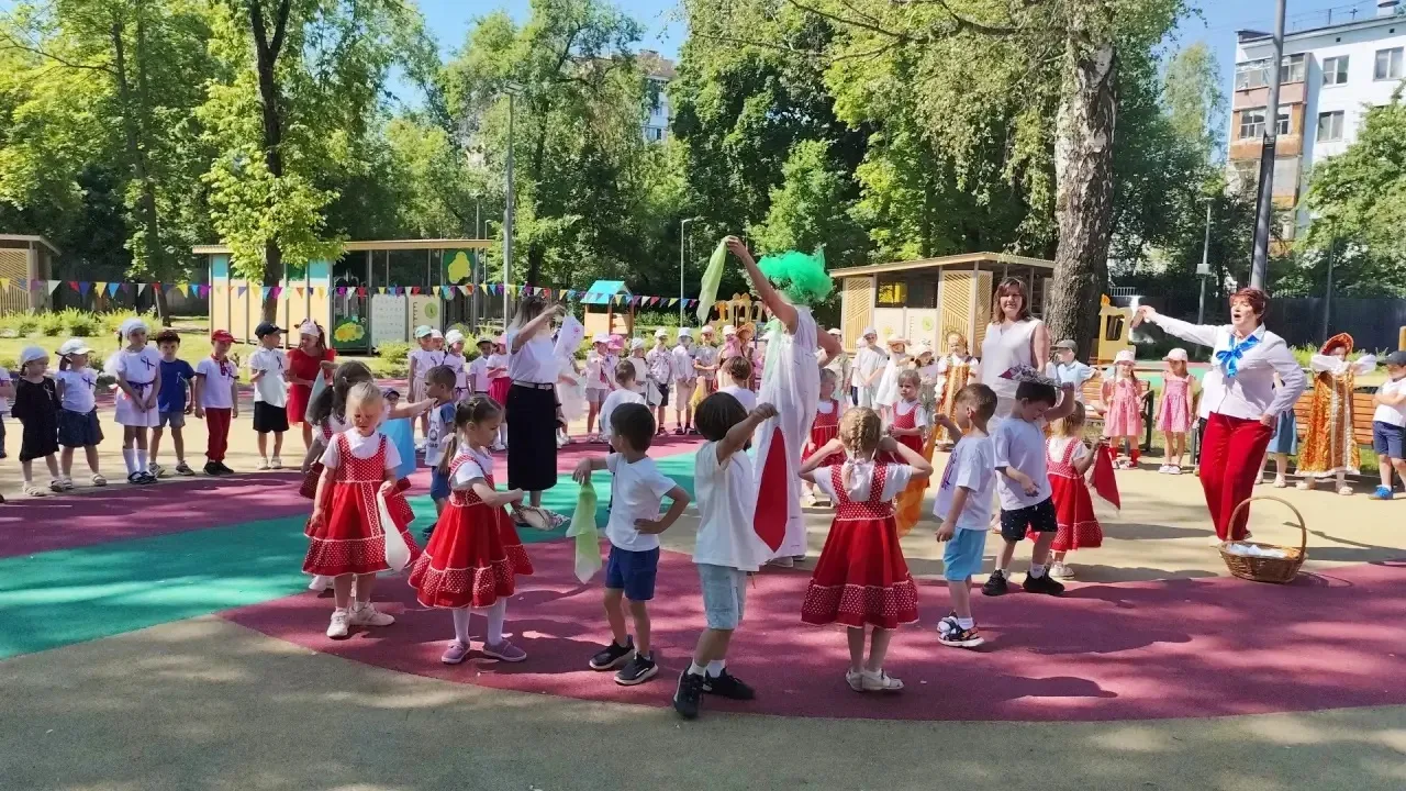 ❤️🇷🇺 День России в детском саду Корпуса 4

Наши малыши отметили главный праздник страны — День Рос
