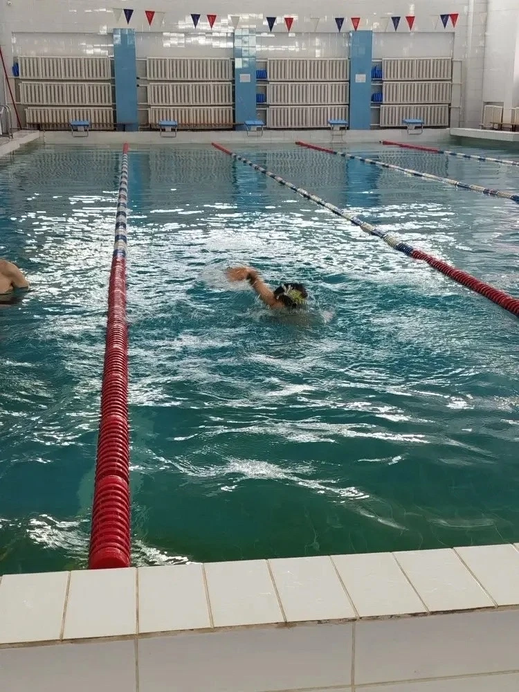 💥1️⃣1️⃣ день⚡️
🏊С целью укрепления здоровья воспитанники профильного лагеря посетили бассейн. Плав