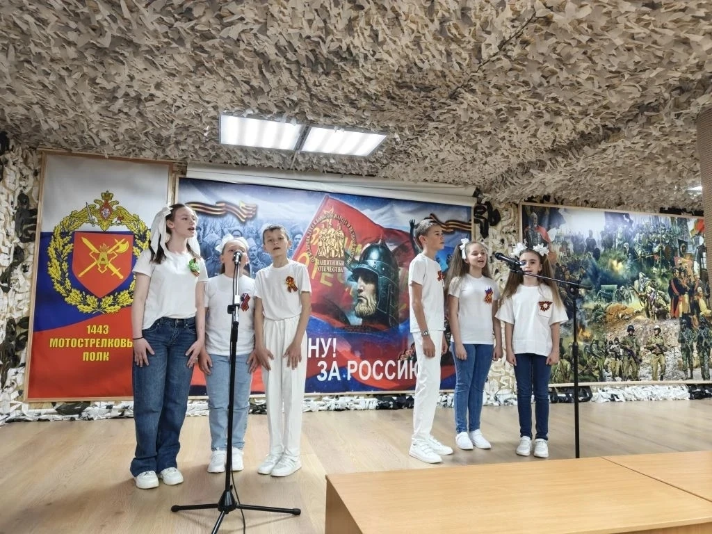 8 мая, в канун Дня Победы, педагоги и обучающиеся «ДШИ №1 Курского района» из дополните...