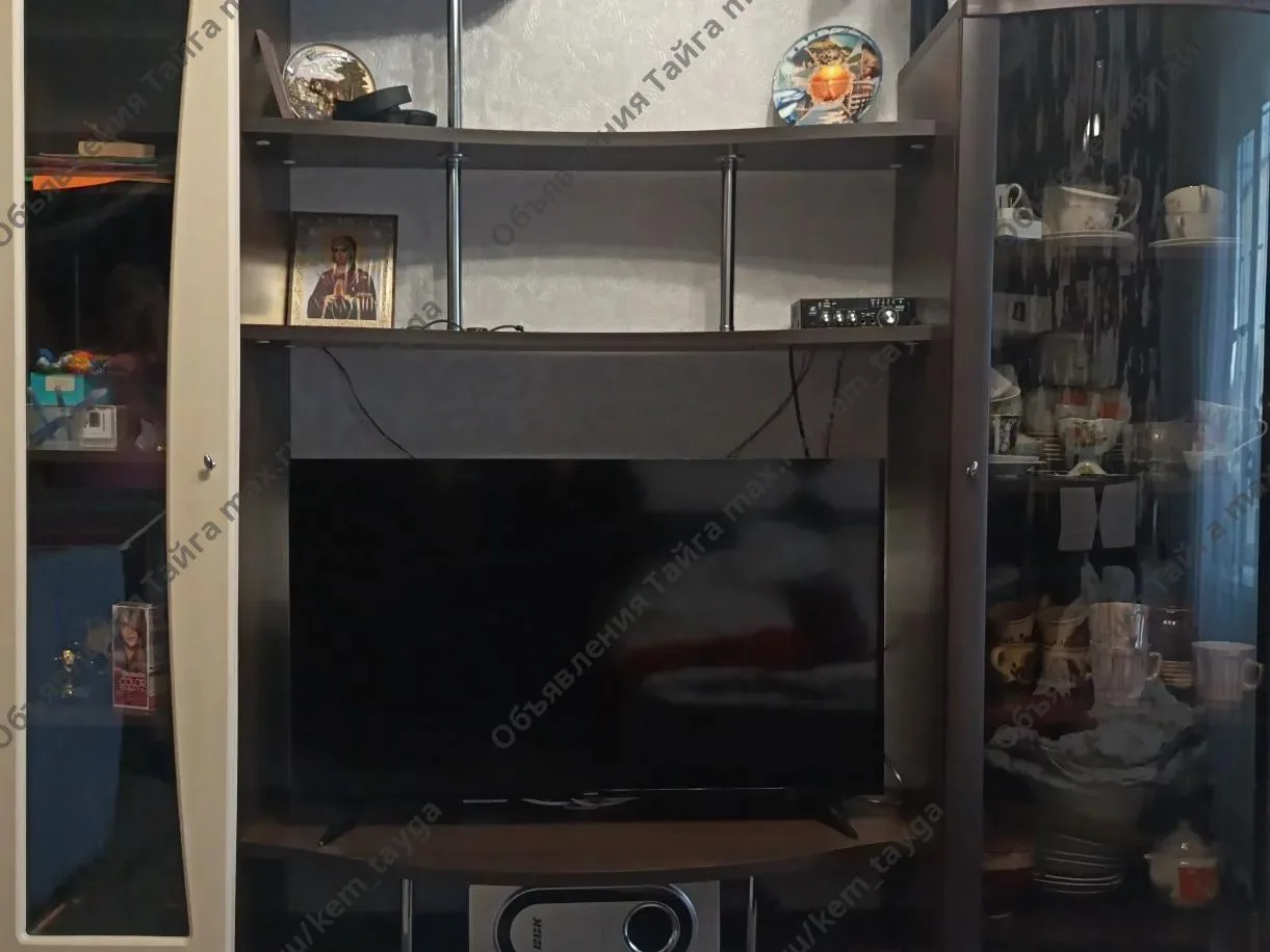 Продаётся стенка,недорого.