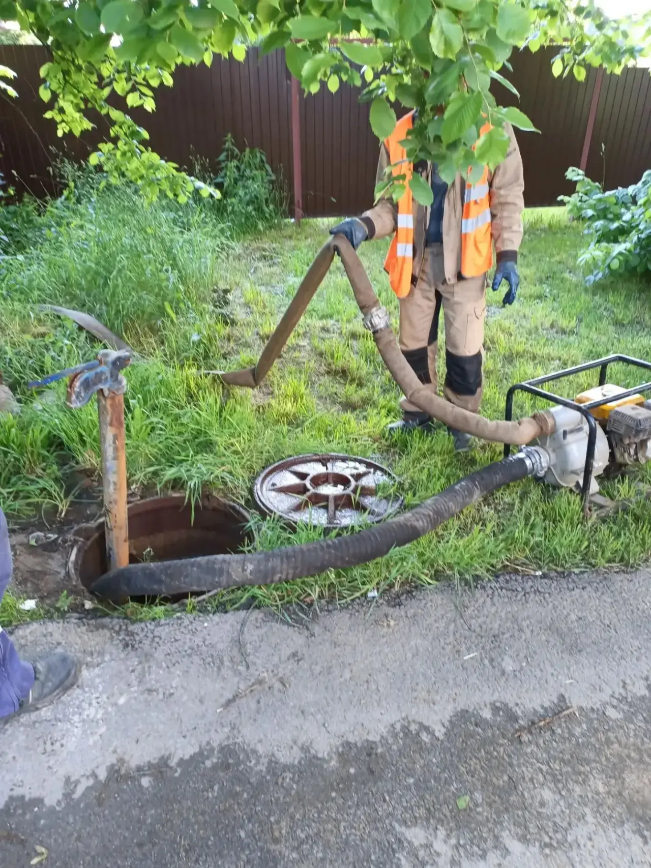 Заменили ВРК (водоразборного крана) на вводе в дом по адресу: Сходня, Саврасово, д. 20

Установлен н