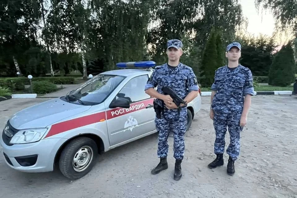 👍👍👍Тамбовские росгвардейцы помогли двухлетнему ребёнку с ожогами быстро добраться до больницы

В 